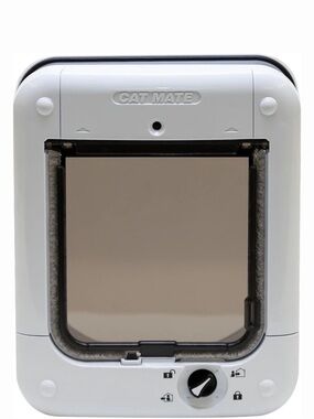 NEW Closer Pets Cat Mate Microchip Cat Door Cat Flap / Pet Door +  I.D. Disc